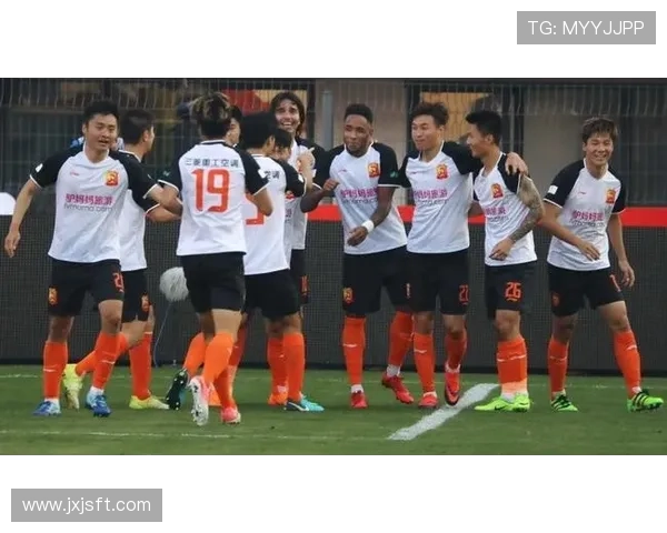 武汉排球队逆袭之路揭秘：从低谷到辉煌的奋斗历程与荣耀时刻