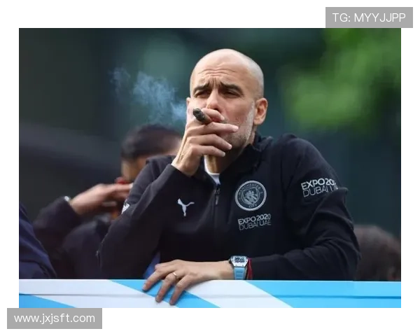 足球明星吸雪茄视频曝光引发热议球场外的奢华生活与健康隐忧